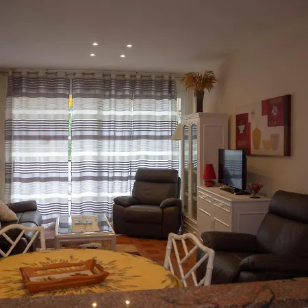 Embajador 1 Per 4 Persones A Primera Linia De Mar